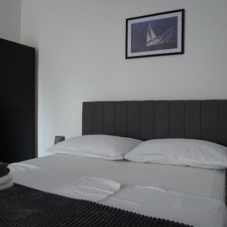 Fjaka Apartments & Rooms Sibenik Bagian luar foto